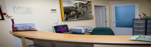 Recepción de la clinica dental montalvo en Madrid